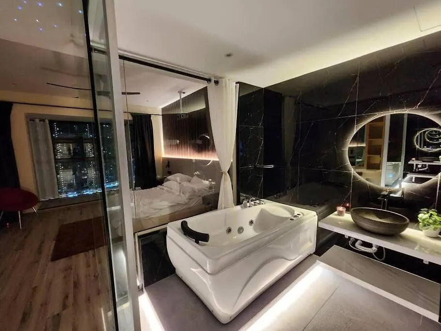 Apartment Desir Amorous Kl #Jacuzzi #Nflx #Prjscn120